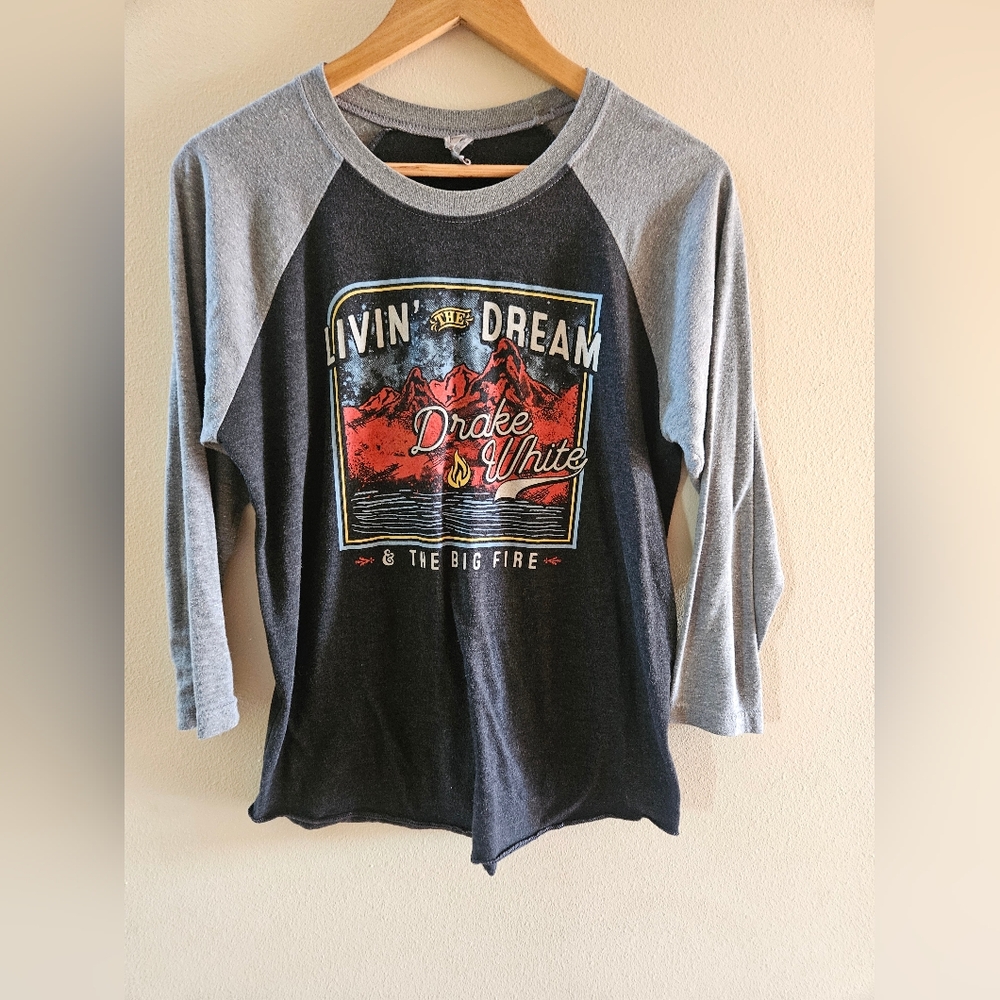 Gray and Black Graphic Long Sleeve Shirt